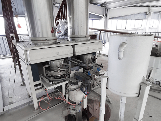 Aluminum powder automatic measuring and mixing system